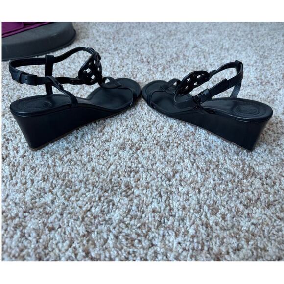 TORY BURCH T-Strap Black Leather Wedge strappy sandals, size 7.5 M - Picture 6 of 13